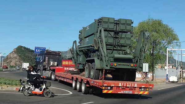 天津街头疑似“爱国者”导弹发射车被拖走？真的假的？哪里来的？
